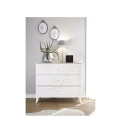 Komoda NIVEA 104 cm biała z ozdobnym nadrukiem