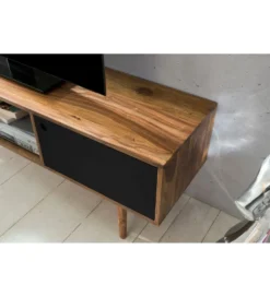 Stolik pod TV REPA 140 cm drewno sheesham czarny
